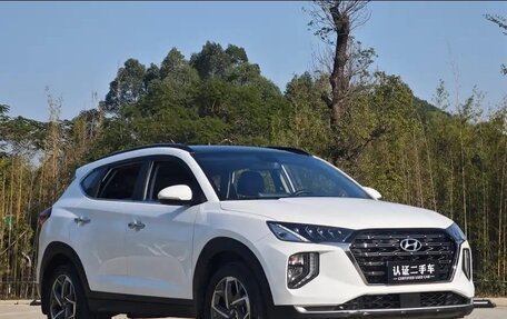 Hyundai Tucson III, 2021 год, 1 700 000 рублей, 2 фотография