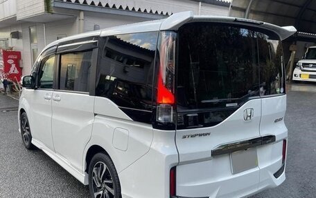 Honda Stepwgn IV, 2021 год, 1 634 000 рублей, 3 фотография