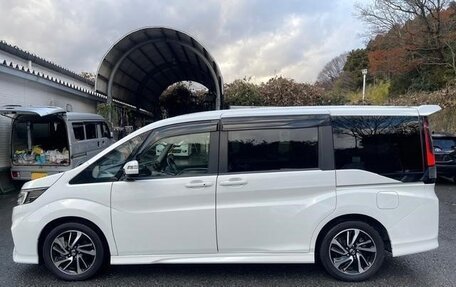 Honda Stepwgn IV, 2021 год, 1 634 000 рублей, 2 фотография