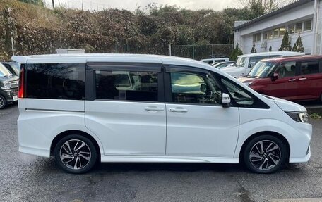 Honda Stepwgn IV, 2021 год, 1 634 000 рублей, 6 фотография