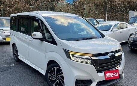 Honda Stepwgn IV, 2021 год, 1 634 000 рублей, 7 фотография