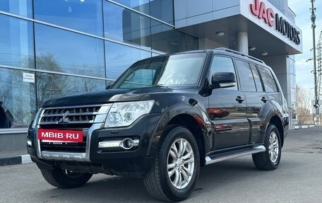Mitsubishi Pajero IV, 2015 год, 2 390 000 рублей, 2 фотография