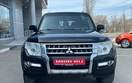 Mitsubishi Pajero IV, 2015 год, 2 390 000 рублей, 3 фотография