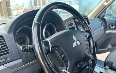 Mitsubishi Pajero IV, 2015 год, 2 390 000 рублей, 14 фотография
