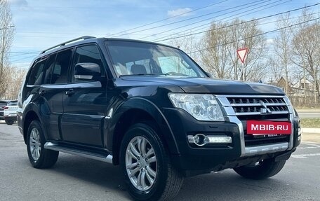Mitsubishi Pajero IV, 2015 год, 2 390 000 рублей, 4 фотография