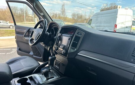 Mitsubishi Pajero IV, 2015 год, 2 390 000 рублей, 18 фотография