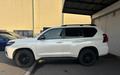 Toyota Land Cruiser Prado 150 рестайлинг 2, 2021 год, 3 520 000 рублей, 4 фотография