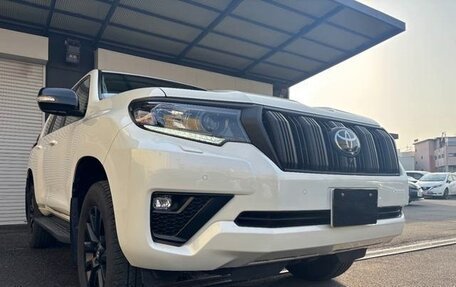 Toyota Land Cruiser Prado 150 рестайлинг 2, 2021 год, 3 520 000 рублей, 8 фотография