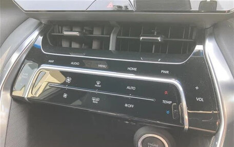 Toyota Harrier, 2022 год, 2 750 000 рублей, 13 фотография
