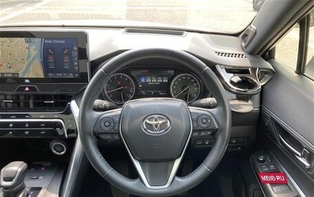 Toyota Harrier, 2022 год, 2 750 000 рублей, 9 фотография