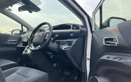 Toyota Sienta II, 2021 год, 1 420 001 рублей, 12 фотография