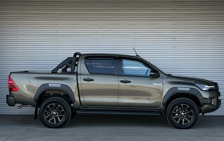 Toyota Hilux VIII, 2022 год, 8 800 000 рублей, 4 фотография