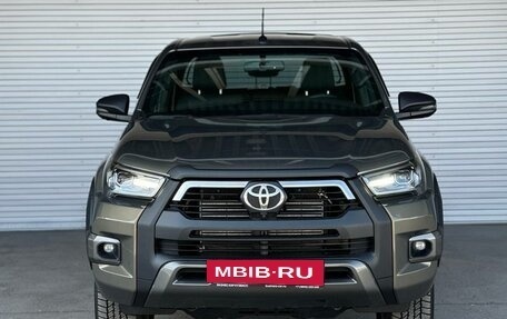 Toyota Hilux VIII, 2022 год, 8 800 000 рублей, 2 фотография