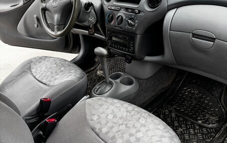 Toyota Echo, 2001 год, 300 000 рублей, 8 фотография