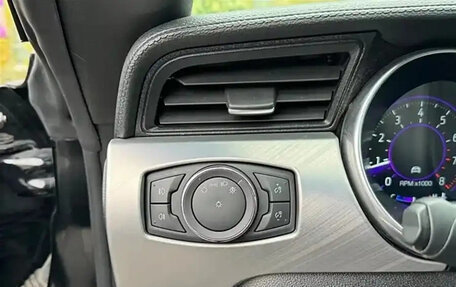 Ford Mustang VI рестайлинг, 2021 год, 2 810 000 рублей, 11 фотография