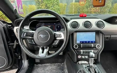 Ford Mustang VI рестайлинг, 2021 год, 2 810 000 рублей, 7 фотография