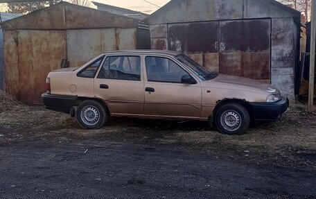 Daewoo Nexia I рестайлинг, 2001 год, 100 000 рублей, 3 фотография