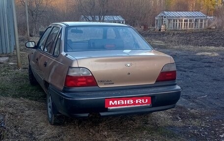 Daewoo Nexia I рестайлинг, 2001 год, 100 000 рублей, 2 фотография