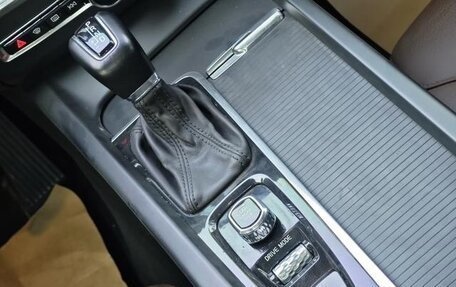 Volvo XC60 II, 2021 год, 2 810 000 рублей, 10 фотография