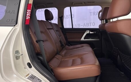Toyota Land Cruiser 200, 2015 год, 3 900 000 рублей, 25 фотография