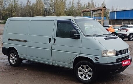 Volkswagen Transporter T4, 2000 год, 599 000 рублей, 1 фотография