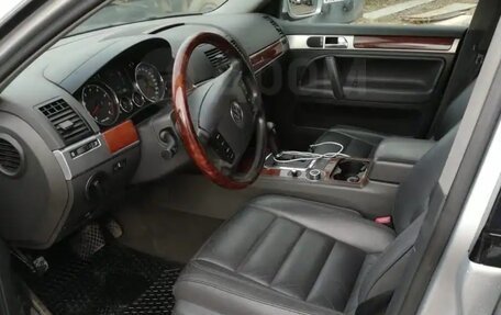 Volkswagen Touareg III, 2003 год, 1 350 000 рублей, 8 фотография