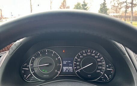 Nissan Patrol, 2011 год, 3 000 000 рублей, 19 фотография