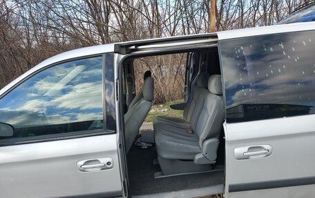 Chrysler Town & Country IV, 2005 год, 499 000 рублей, 6 фотография
