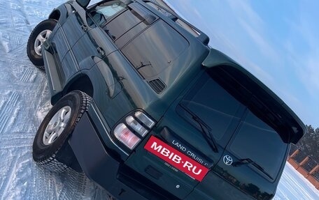 Toyota Land Cruiser 100 рестайлинг 2, 2000 год, 2 900 000 рублей, 9 фотография