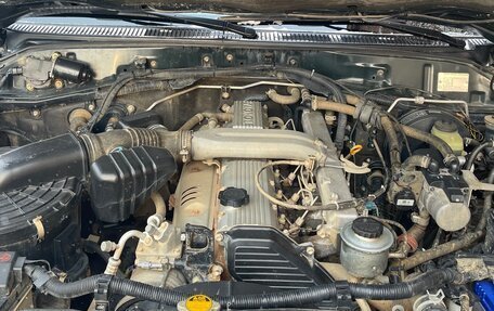 Toyota Land Cruiser 100 рестайлинг 2, 2000 год, 2 900 000 рублей, 27 фотография