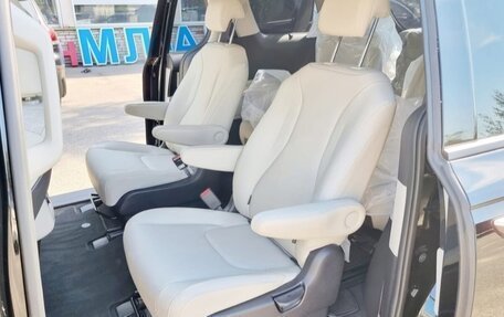 KIA Carnival, 2020 год, 4 000 000 рублей, 10 фотография