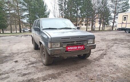 Nissan Terrano II рестайлинг, 1990 год, 500 000 рублей, 2 фотография