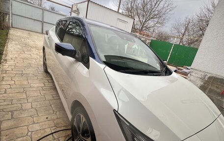 Nissan Leaf II, 2018 год, 1 650 000 рублей, 9 фотография