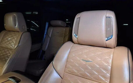 Cadillac Escalade V, 2022 год, 8 250 000 рублей, 15 фотография