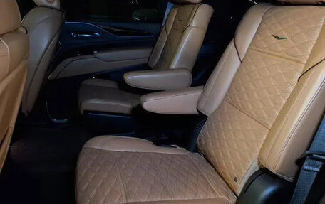 Cadillac Escalade V, 2022 год, 8 250 000 рублей, 17 фотография