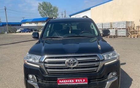 Toyota Land Cruiser 200, 2015 год, 7 000 000 рублей, 1 фотография
