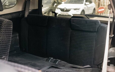 Honda Stream I рестайлинг, 2002 год, 600 000 рублей, 18 фотография