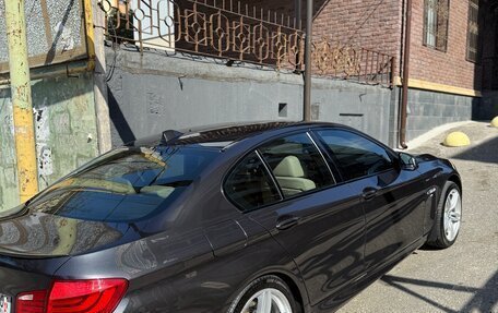 BMW 5 серия, 2011 год, 1 800 000 рублей, 2 фотография