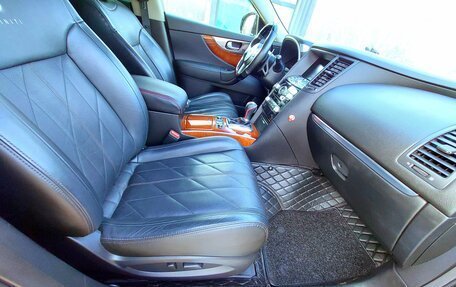 Infiniti FX II, 2010 год, 2 400 000 рублей, 21 фотография