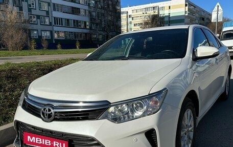 Toyota Camry, 2017 год, 2 250 000 рублей, 3 фотография