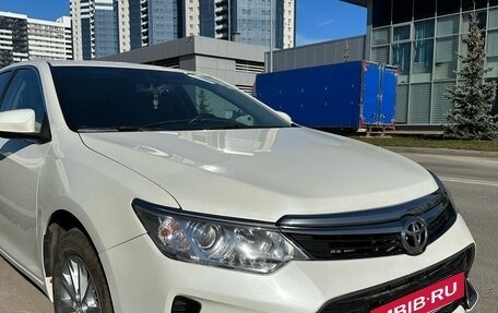 Toyota Camry, 2017 год, 2 250 000 рублей, 4 фотография