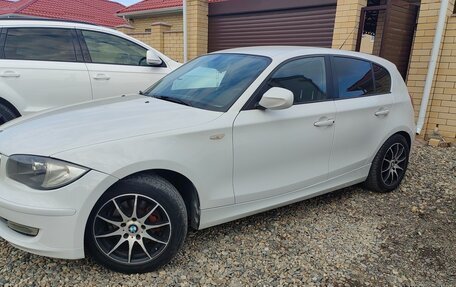 BMW 1 серия, 2010 год, 780 000 рублей, 8 фотография
