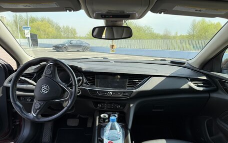 Buick Regal VI, 2018 год, 2 500 000 рублей, 17 фотография