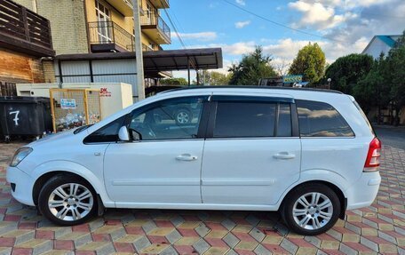 Opel Zafira B, 2010 год, 830 000 рублей, 3 фотография