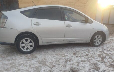 Toyota Prius, 2005 год, 700 000 рублей, 2 фотография