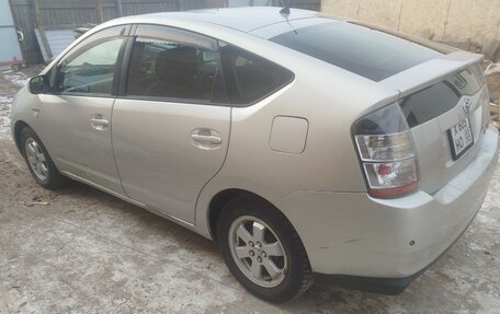 Toyota Prius, 2005 год, 700 000 рублей, 3 фотография