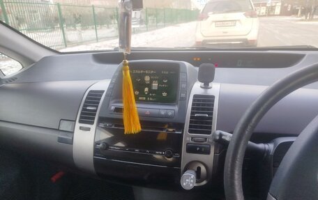 Toyota Prius, 2005 год, 700 000 рублей, 7 фотография