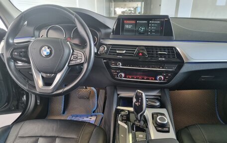 BMW 5 серия, 2018 год, 2 800 000 рублей, 14 фотография