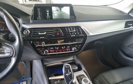 BMW 5 серия, 2018 год, 2 800 000 рублей, 13 фотография