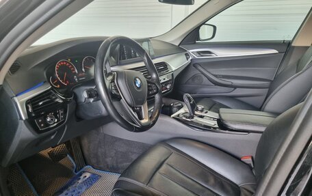 BMW 5 серия, 2018 год, 2 800 000 рублей, 15 фотография